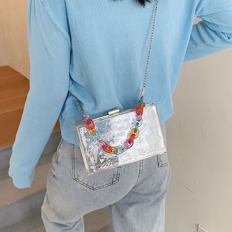 pochette transparente femme élégante