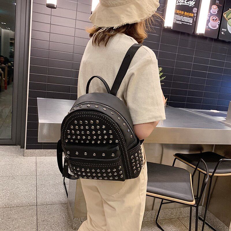 sac à dos féminin clouté