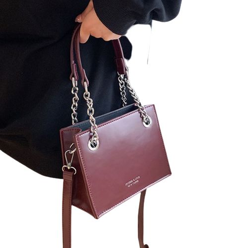 sac a main en cuir femme avec des chaine