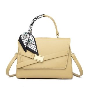 sac a main femme avec foulard